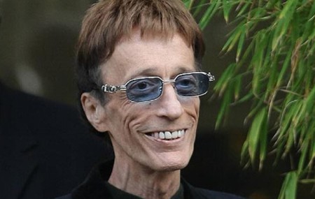 Murió Robin Gibb, la voz del legendario grupo pop Bee Gees